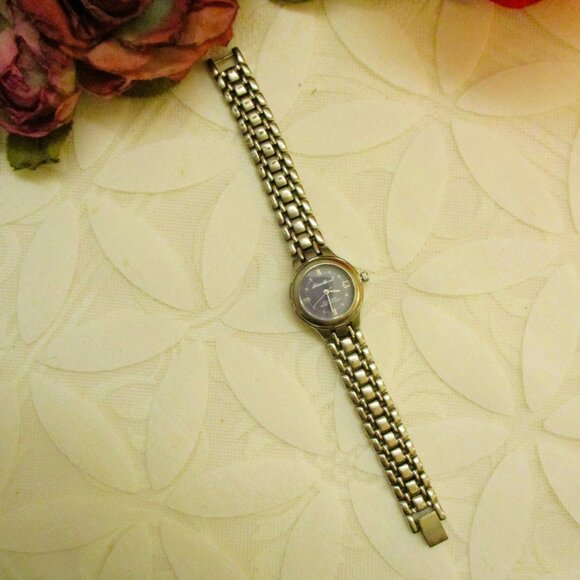 EDDIE BAUER Classic Dress Bracelet Watch ~ VINTAGE Quartz Silver Burgundy Watch - Picture 7 of 13